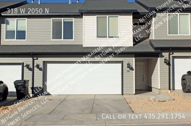 4 Bedroom Townhome near Canyon View - 4 Bedroom Townhome near Canyon View