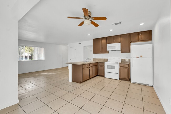 Building Photo - 812 Carro Dr Unit 1 Rental