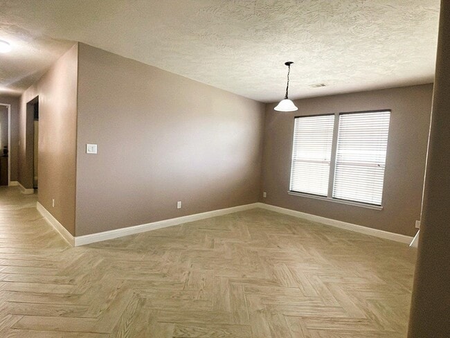 Photo - 16014 Peach Bluff Ln