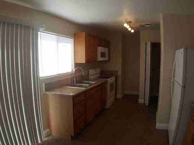 Photo - 301 Kings Ave