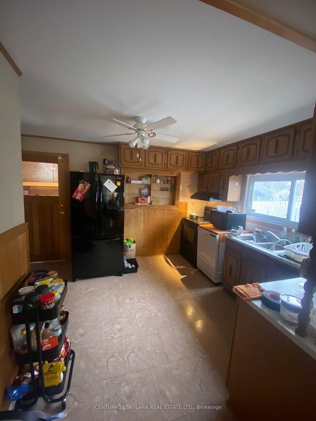 Photo - 122 Boullee St