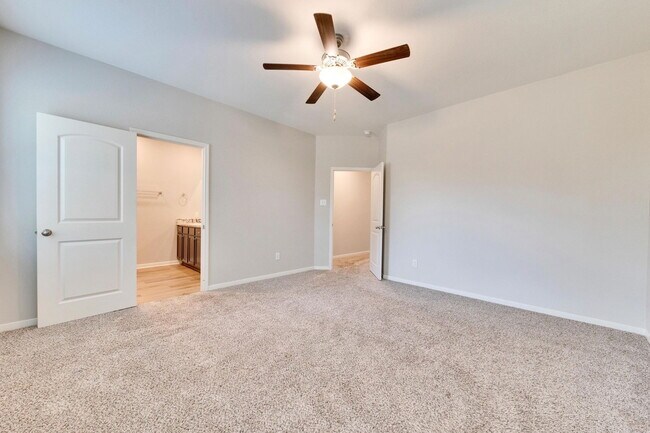 Photo - 213 Mount Vernon Way