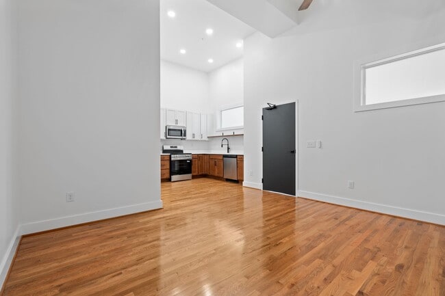 Photo - 2033 W Broad St