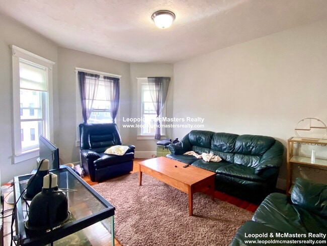 Photo - 19 Roseclair St