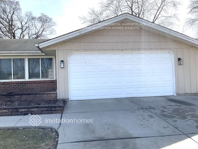 Photo - 433 Janine Ln