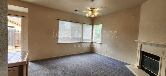 Photo - 3795 Swan Ave