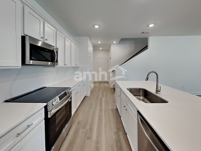 Photo - 232 Hickory Pointe Rd