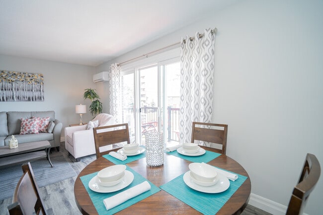 Photo - 24 Wellington St Unit 8