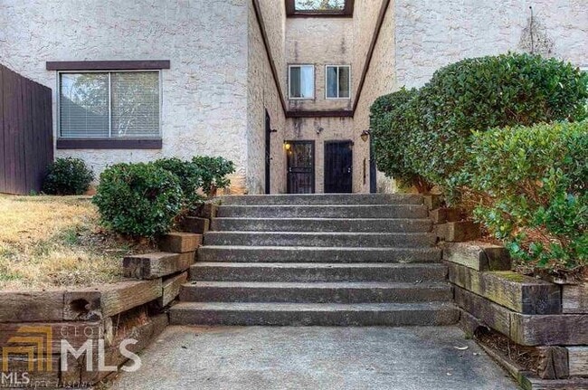 Building Photo - 3810 Kensingwood Trace