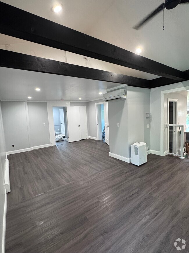 Building Photo - 264 Great Plain Rd Unit Apt C
