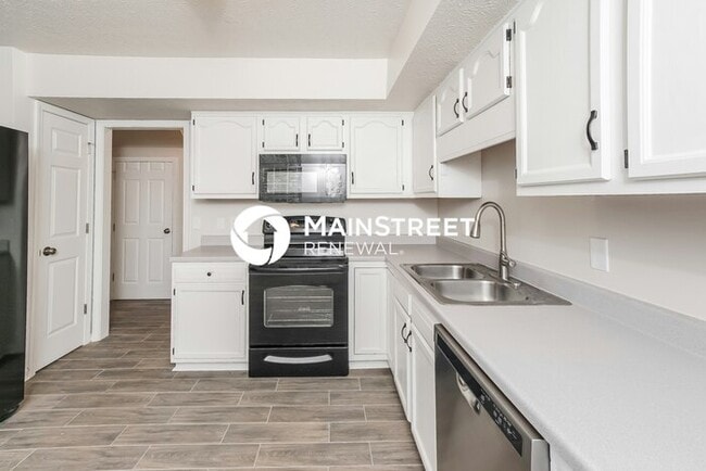 3 Bedroom Pet-Friendly Home in Knoxville, TN with Main Street Renewal