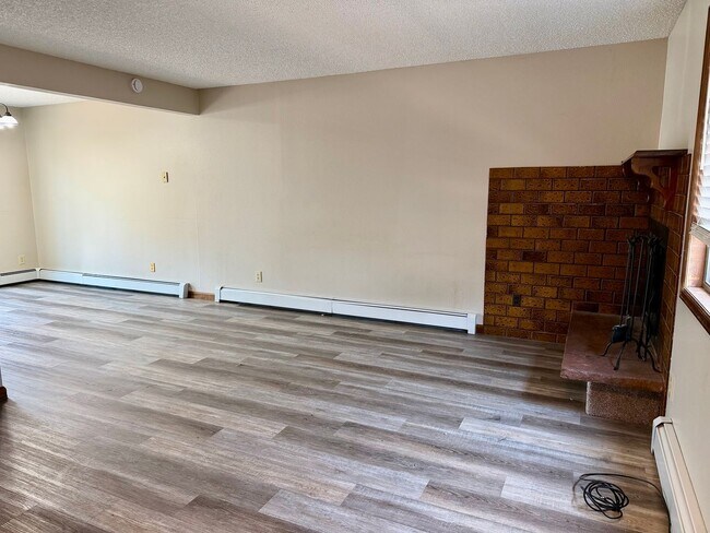Photo - 1624 Azalea Dr