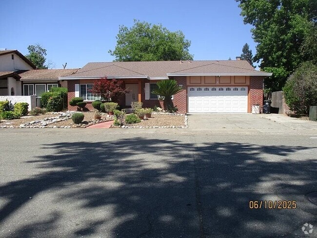 Building Photo - 7181 Camel Rock Way Rental