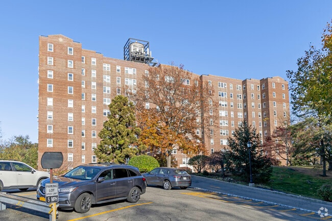 Photo - Knolls Crescent