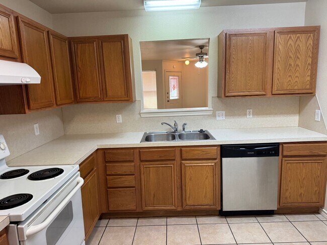 Photo - 606 N Bangor Ave Unit B