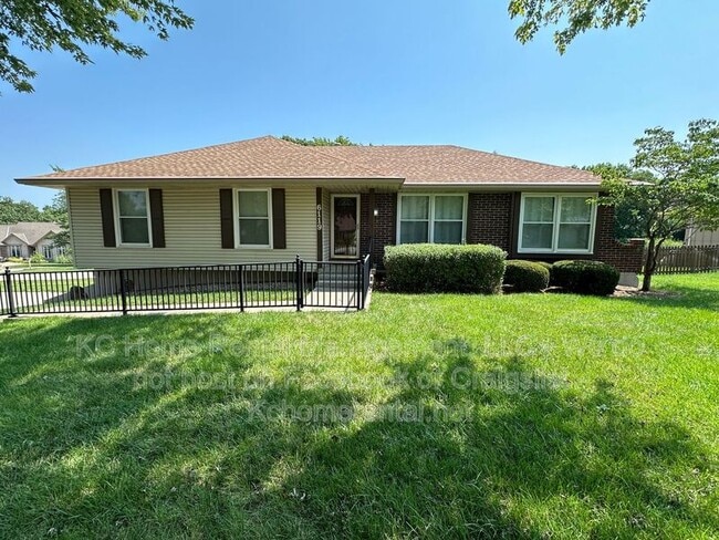 Building Photo - 6119 Cottonwood Dr