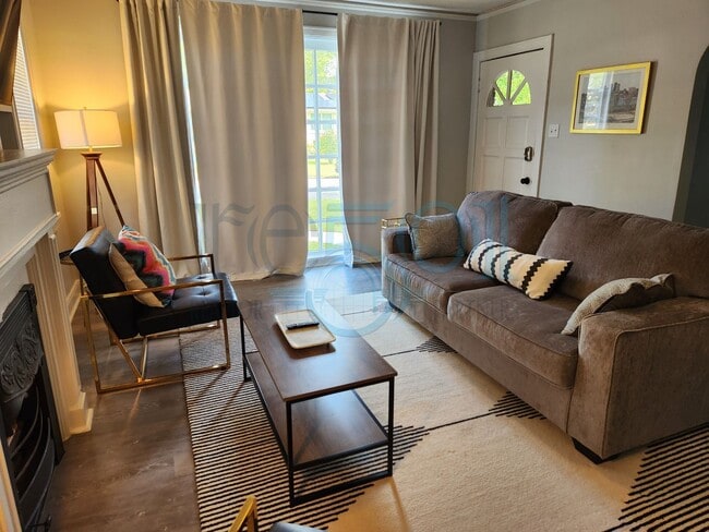 300 S Valentine St Unit 1