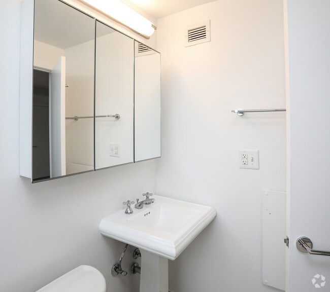 Studio - 1BR, 1BA - 350 SF