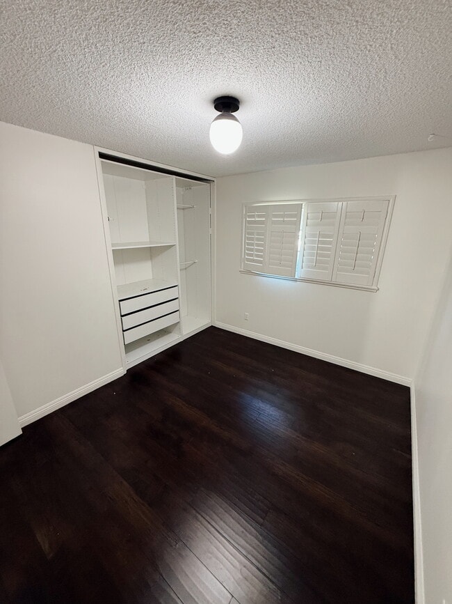 Building Photo - 1350 Kevin Ave