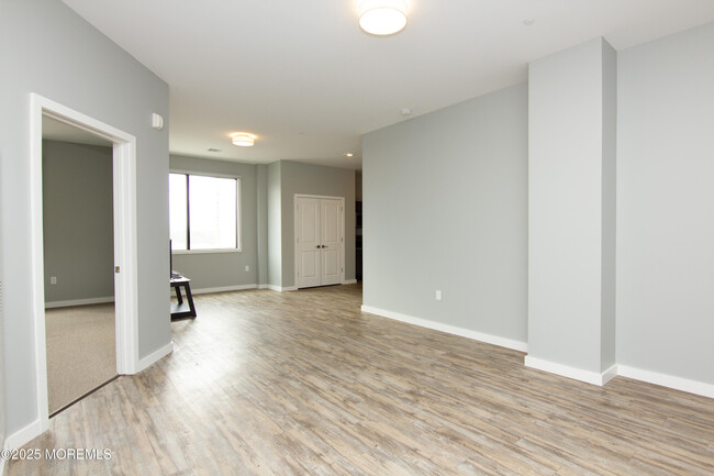 Photo - 1075 Stephenson Ave House