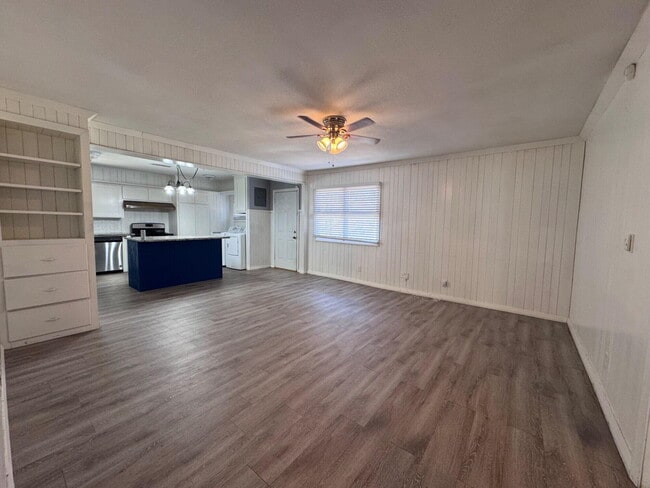 Photo - 2614 31st St