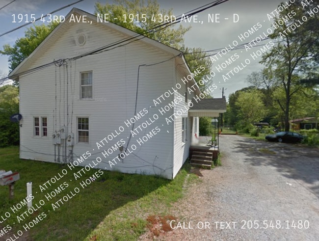 Building Photo - 1915 43rd NE Ave Unit D