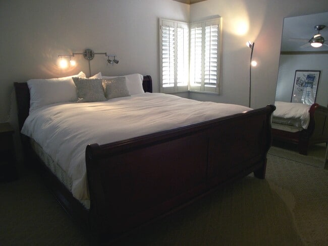 Bedroom - 927 20th St Unit D