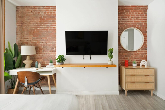 Building Photo - 240 E 75th St Rental