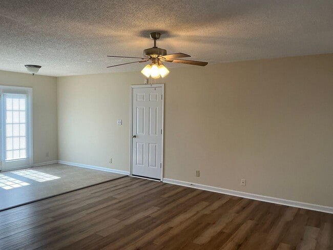 Photo - 910 Dolphin Ln