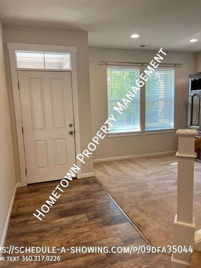 Photo - 2800 Fiddleback St NE