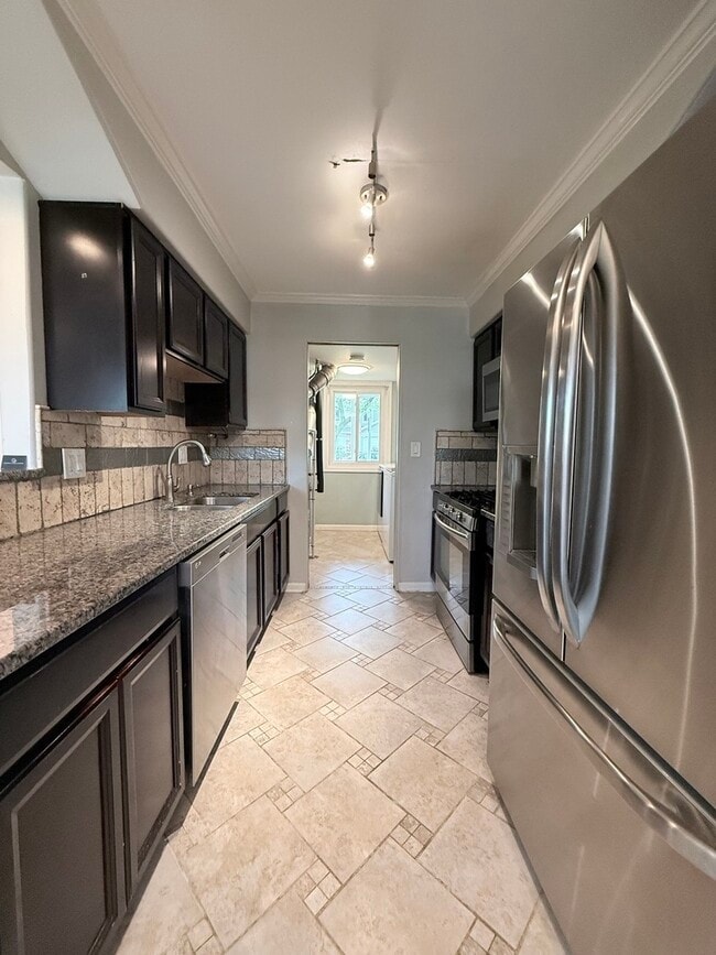 Photo - 2023 Raleigh Pl