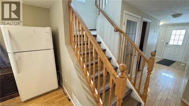 Photo - 559 VIOLET St