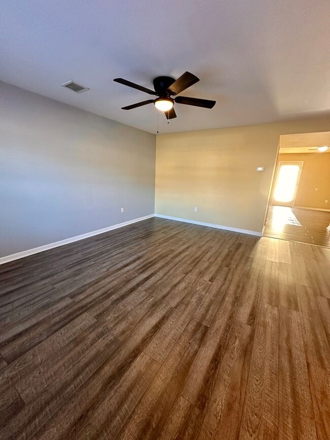 Photo - 2086 Market St Ext