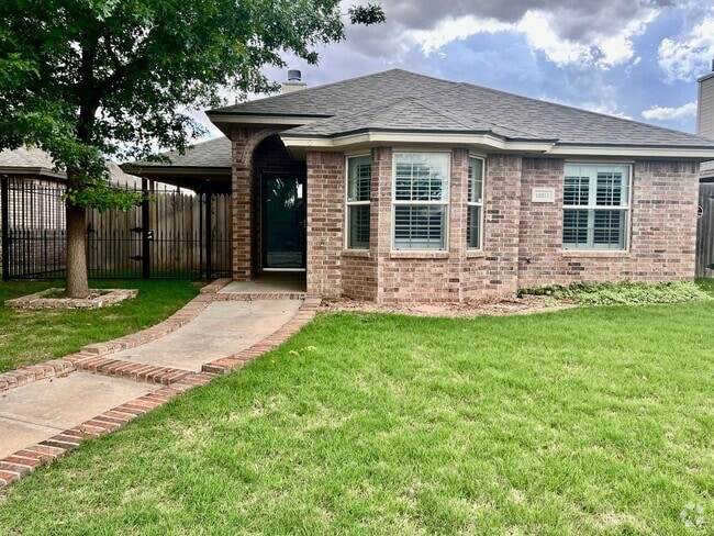 Building Photo - Lakewood Estates Beauty! Rental
