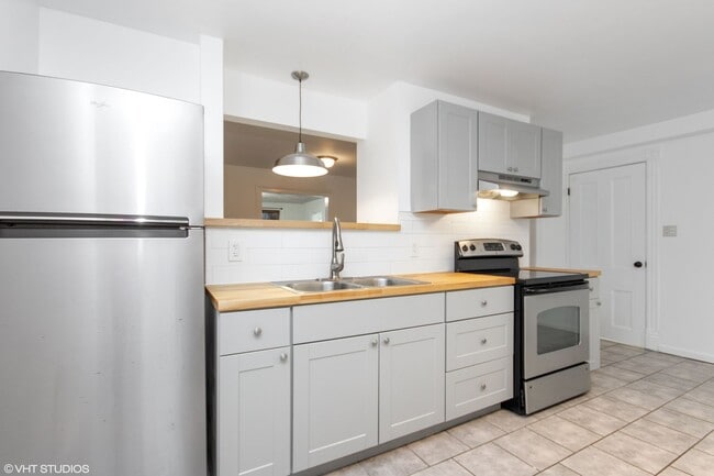 Photo - 145 Chambers St