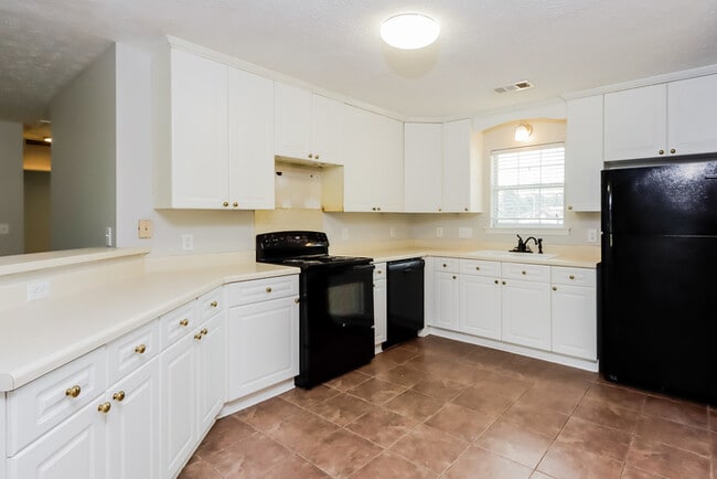 Photo - 11 N Springfield Dr