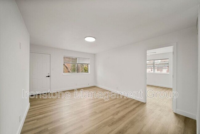 Photo - 4509 E 31st St