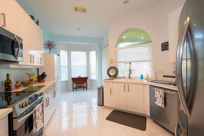 Photo - 645 SW Andros Cir