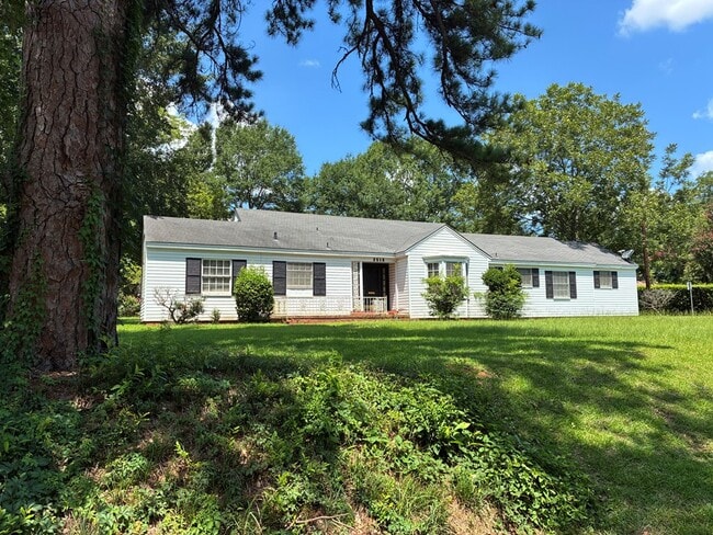 Building Photo - 2515 N Pecan St