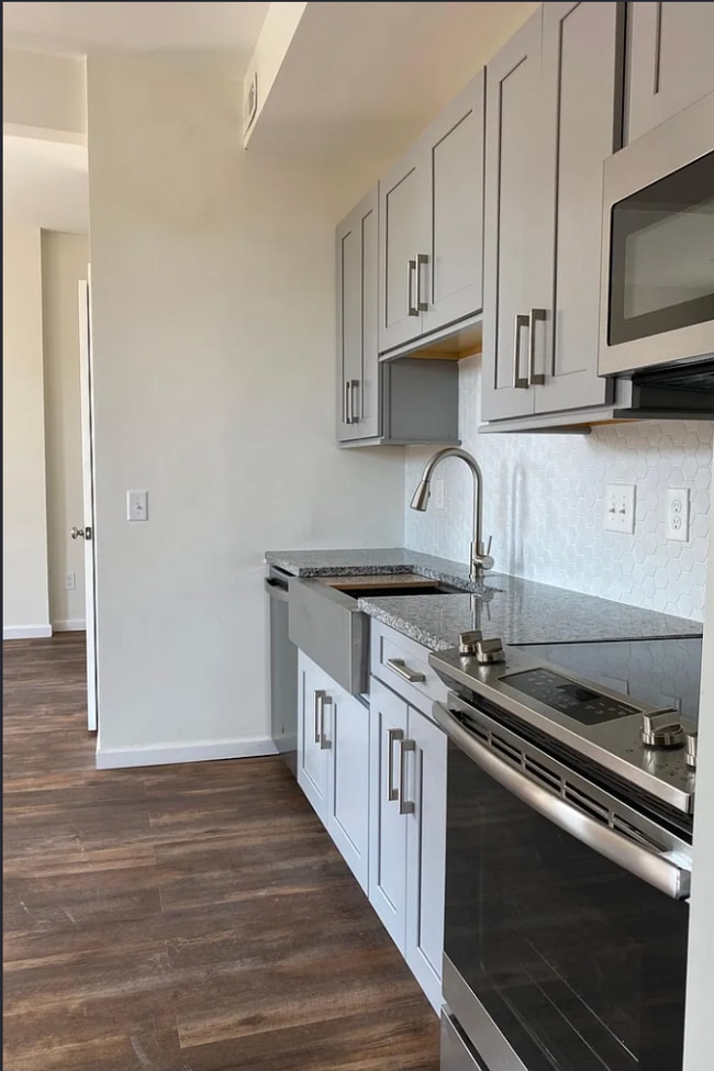 Photo - Renovated 2-Bed in OTR | In-Unit Laundry, Stainless Appliances, Central Air — Water & Trash Included Unidad 21