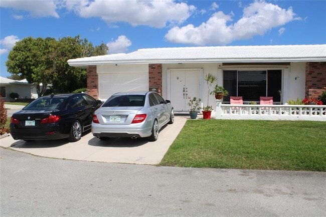 Building Photo - 7204 NW 71st Ave Rental