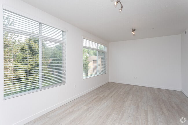 2BR, 2BA - Xenon