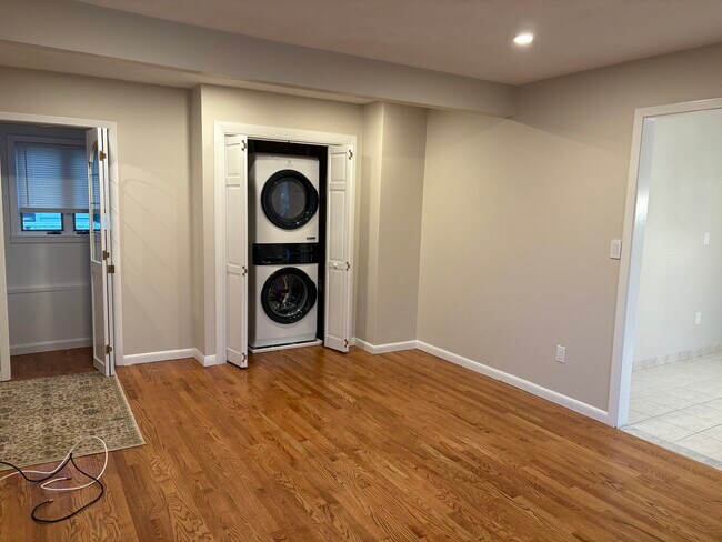 Photo - 274 Derby St