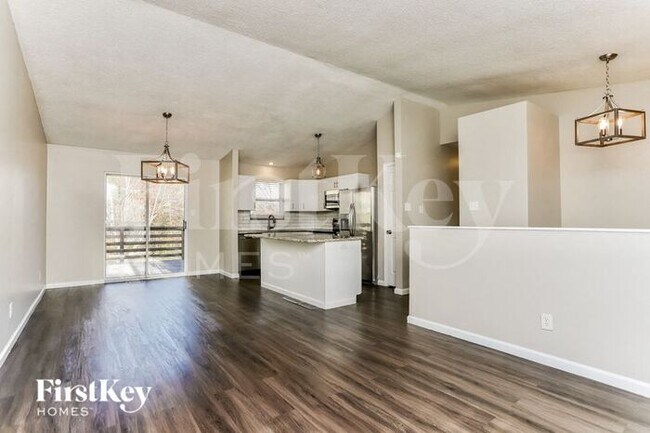 Photo - 2105 Barrington Ct S