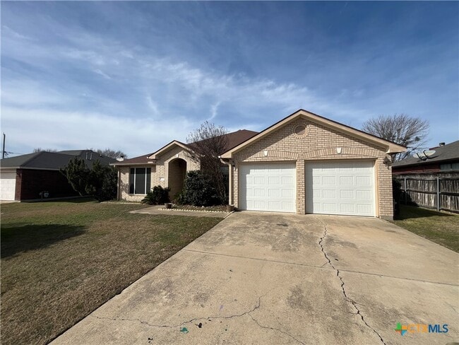 Building Photo - 2523 Creek Dr