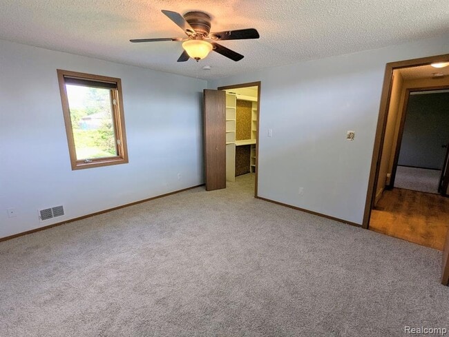 Photo - 2316 Crescent Lake Rd