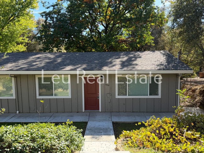 Photo - 1028 Bridgeview Dr