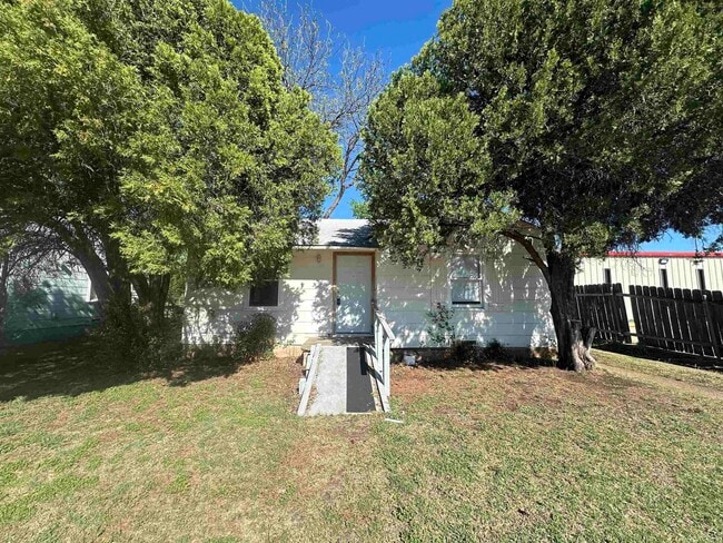 Building Photo - 3013 Lebanon Rd