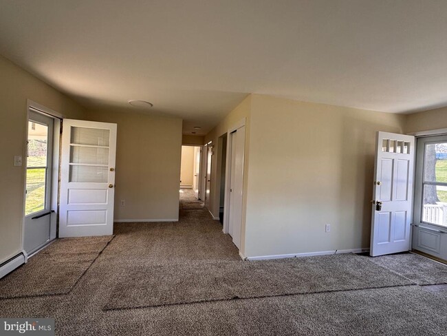 Photo - 1212 W King Rd