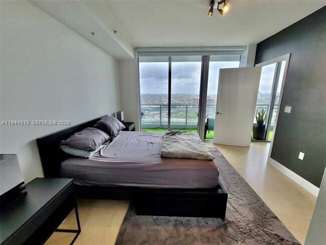 Photo - 92 SW 3rd St Unidad 92 SW 3rd St  1808